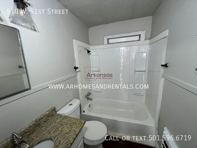 Building Photo - 510 W 51st St