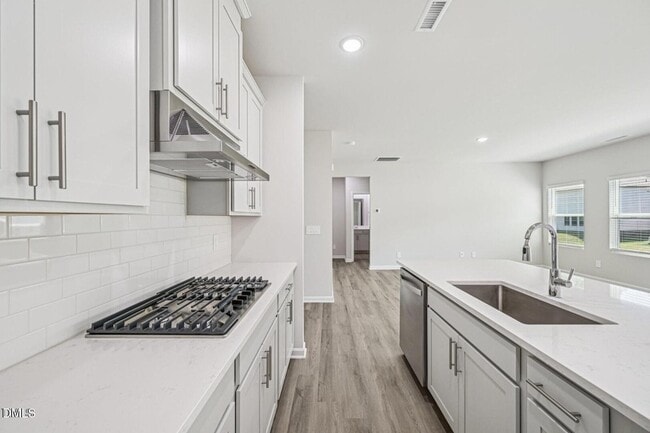 Building Photo - 721 Deschutes Dr