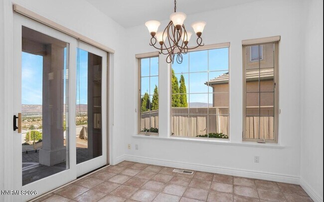 Building Photo - 4690 Aberfeldy Rd