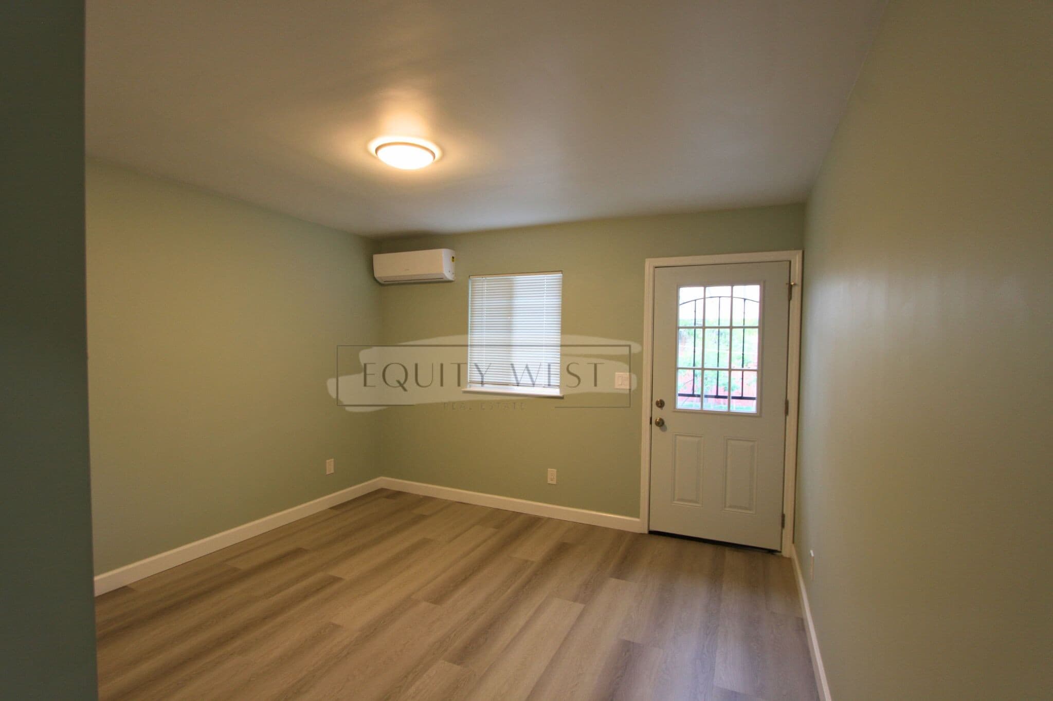 3508 left bedroom facing yard - 3506 Suter St