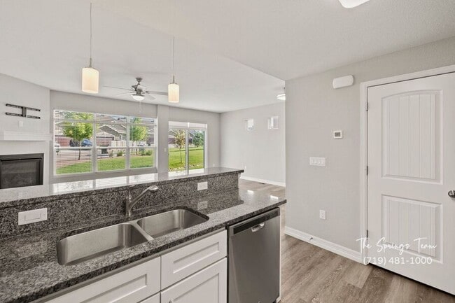 Building Photo - 756 Brambleberry Hts