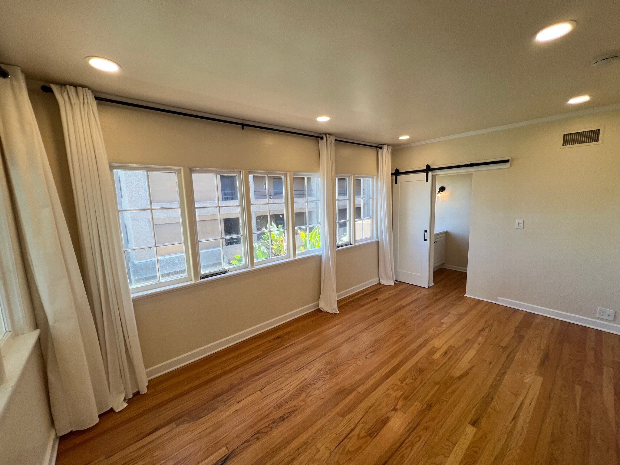 Bedroom1 - 2528 Front St