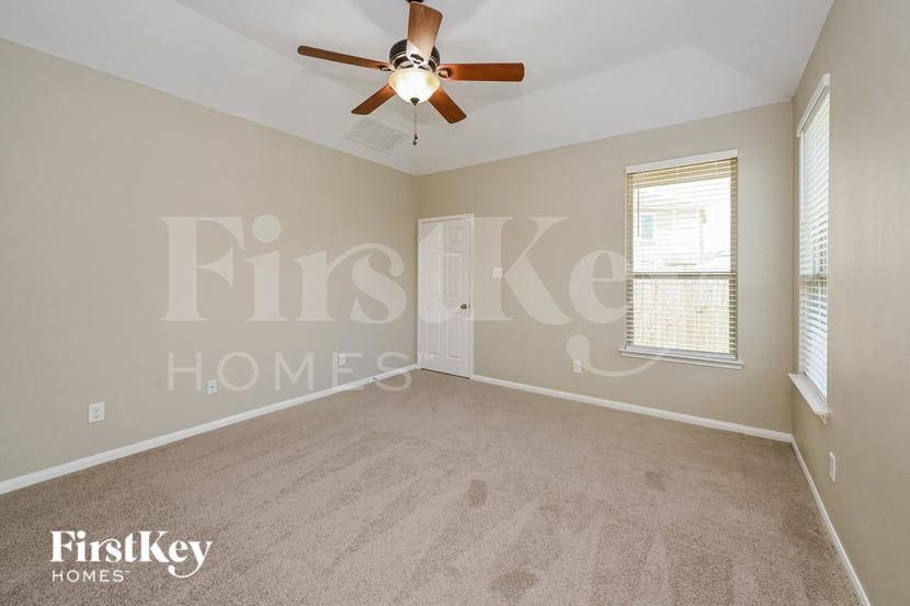 Building Photo - 12919 Pecan Shores Dr