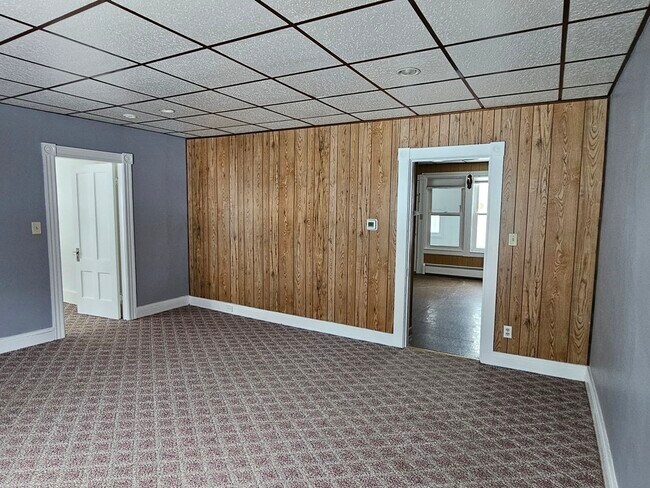 Building Photo - 248 Sutton St