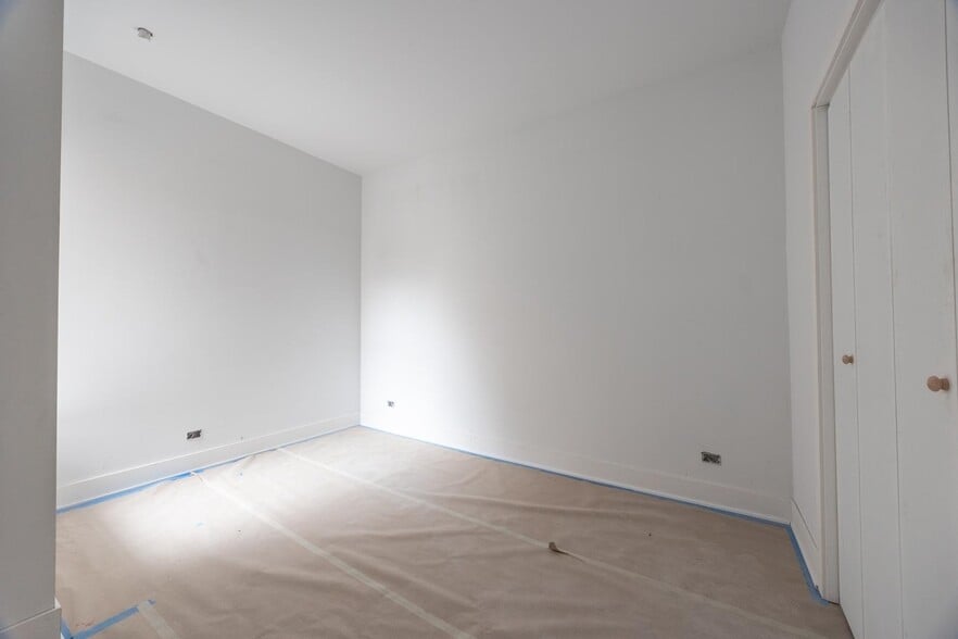 Building Photo - 4337 N Dayton St