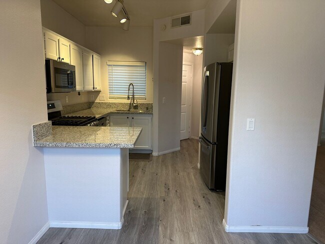 Building Photo - Condo on 2nd floor - Move-in Ready - 3 bed...