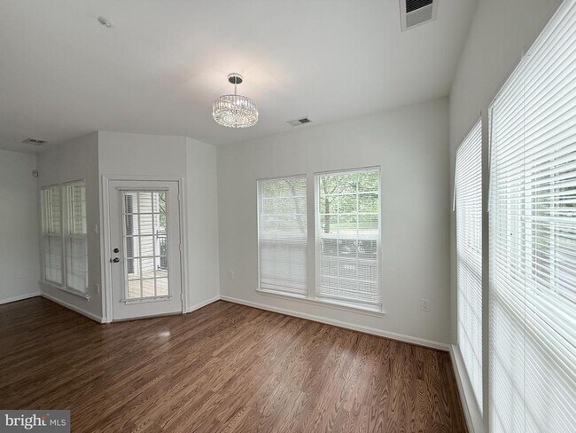 Building Photo - 4138 Fountainside Ln
