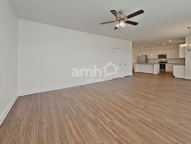Building Photo - 308 Elmhurst Dr