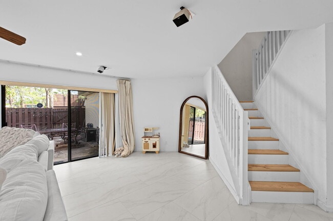 Building Photo - 111 Weybridge Cir
