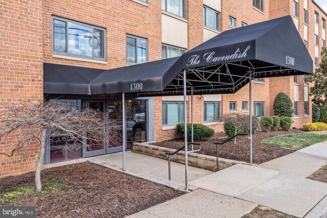 Building Photo - 1300 S Arlington Ridge Rd