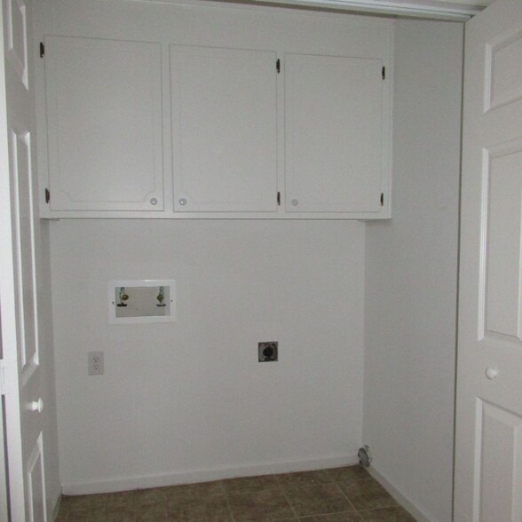 Building Photo - 3959 Sterling Pointe Dr