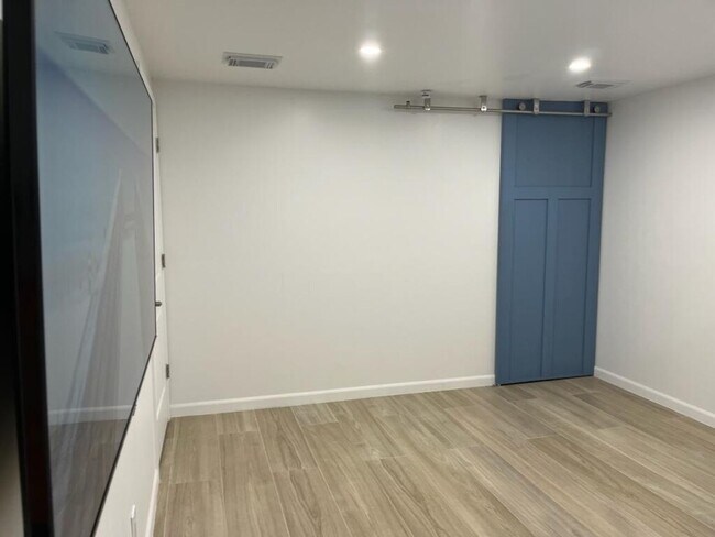 Building Photo - 1 Bedroom Condo in Vero Beach