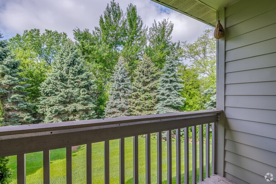 3BR, 2BA - 1,636SF - Balcony - Hawthorne Place Apartments