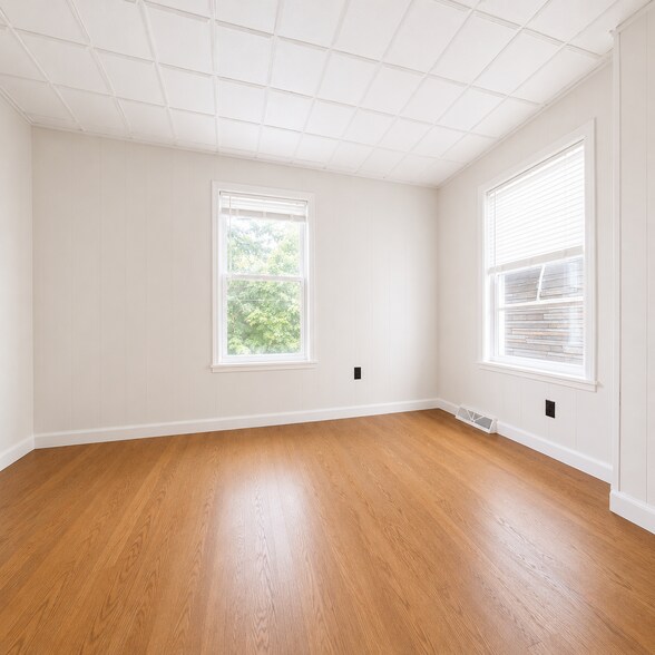 Building Photo - 903 Johnston Ave