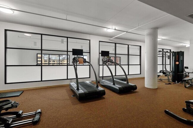 Building Photo - 401 N 2nd St