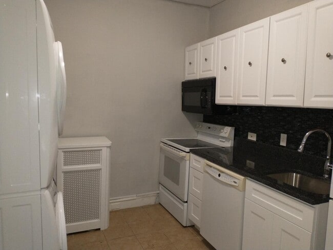 Building Photo - 6515 Germantown Ave