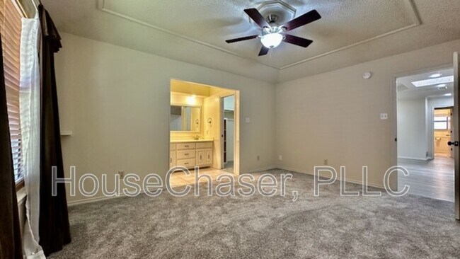 Building Photo - 6814 Hyden Ave
