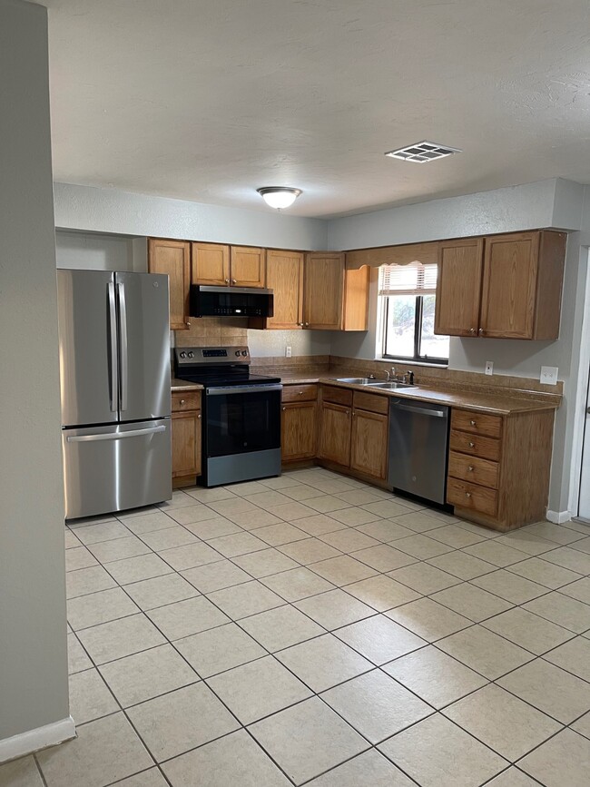 Building Photo - 507 Jackson St