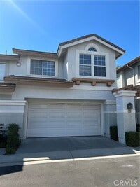 Building Photo - 33 Cambria