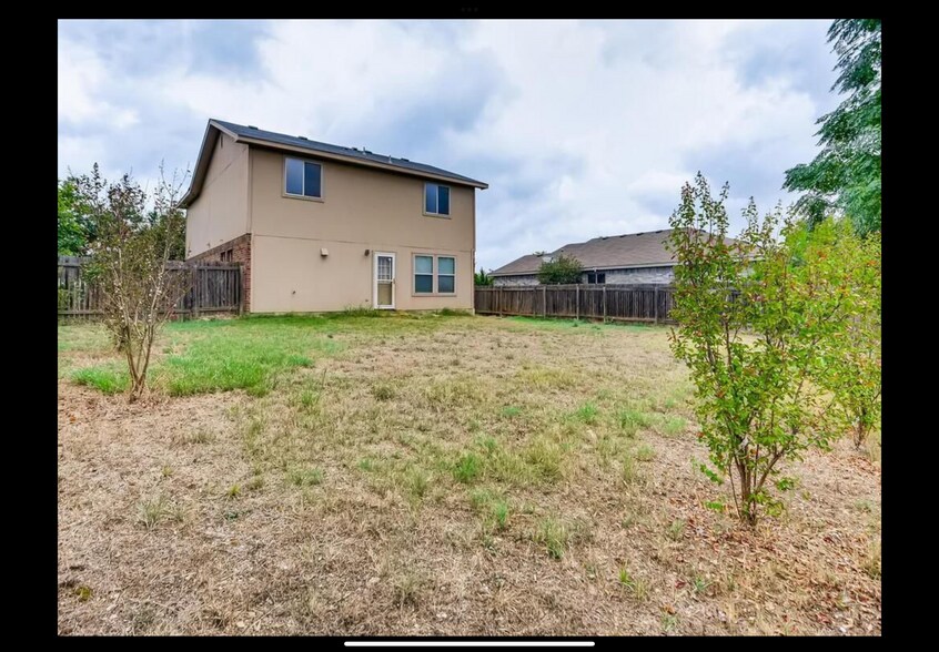 Building Photo - 608 Sherry Dr