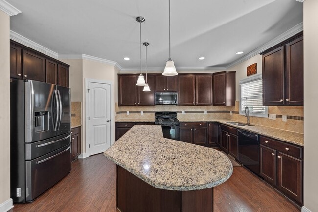 Building Photo - ***Beautiful Knightdale 4/2.5 W/ Private Pool***