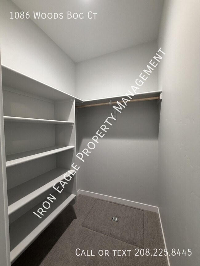 Building Photo - 1086 Woods Bog Ct