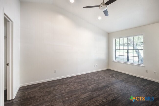 Building Photo - 1104 Academy St