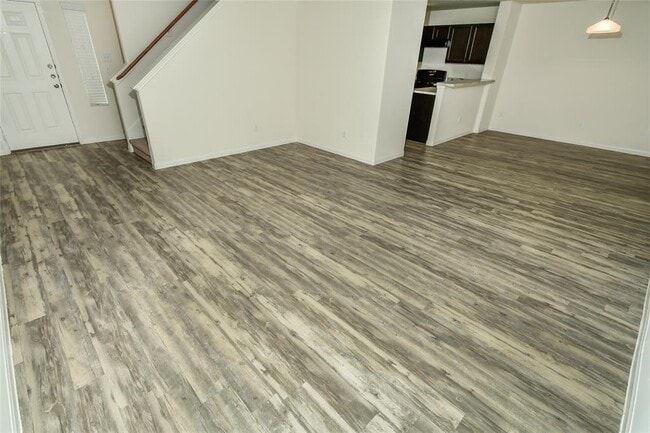 Building Photo - 3323 Gold Star Dr