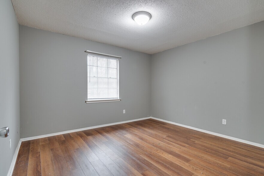 Building Photo - 3646 Spottswood Ave