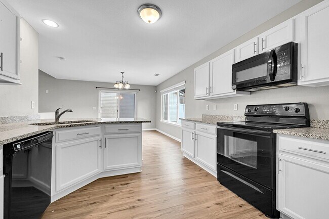 Building Photo - $2,695.00, 3 bed, 2.5 bath located in Denver.