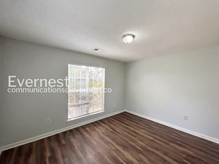 Building Photo - 9136 Kaitlyn Dr S