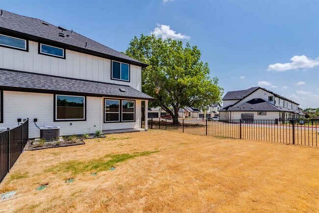 Building Photo - 2600 Gattis School Rd