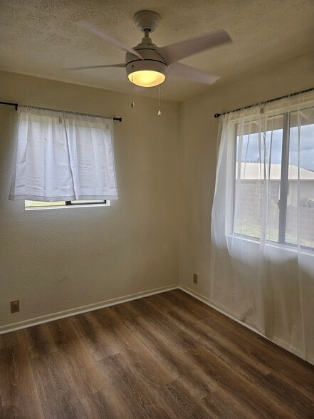 Building Photo - 133 Hanalani St