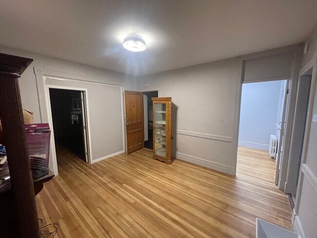 Building Photo - 539 Hamilton St