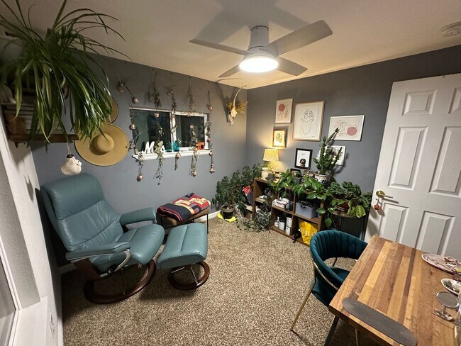 Building Photo - Downtown Loveland Home with Garage and Spa...