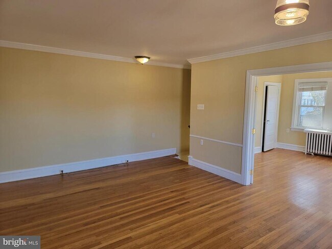 Building Photo - 301 Haverford Ave