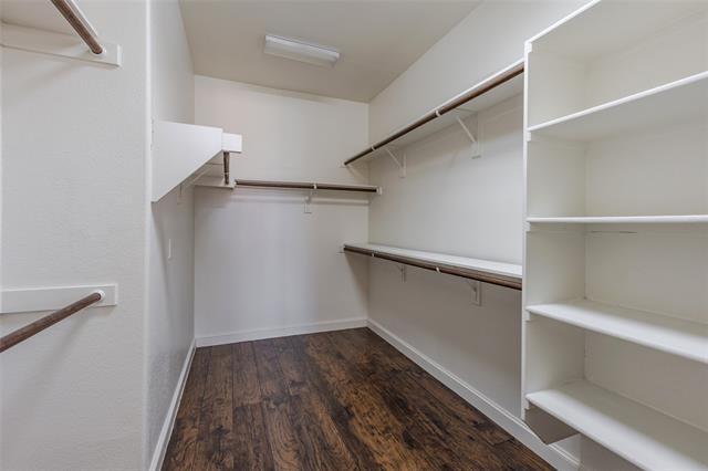 Building Photo - 602 Arbol