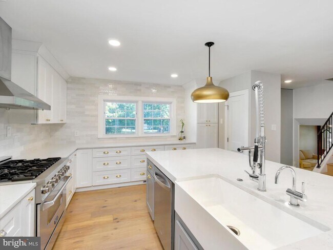 Building Photo - 10106 Crimson Cir