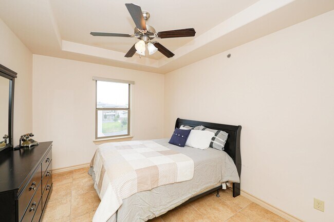 Building Photo - 10510 Sandia Dr