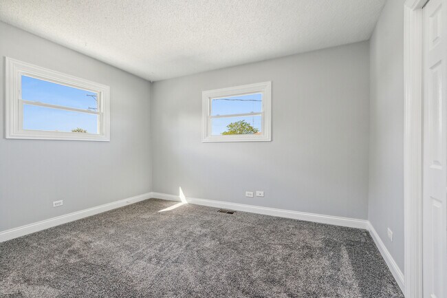 Building Photo - 19338 Beechnut Dr