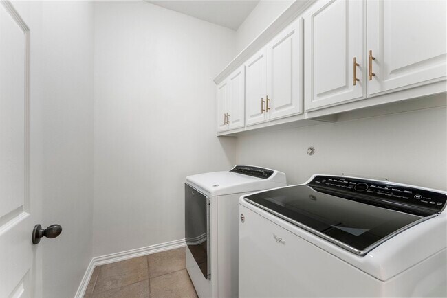 Building Photo - 10 Andante Trail Pl