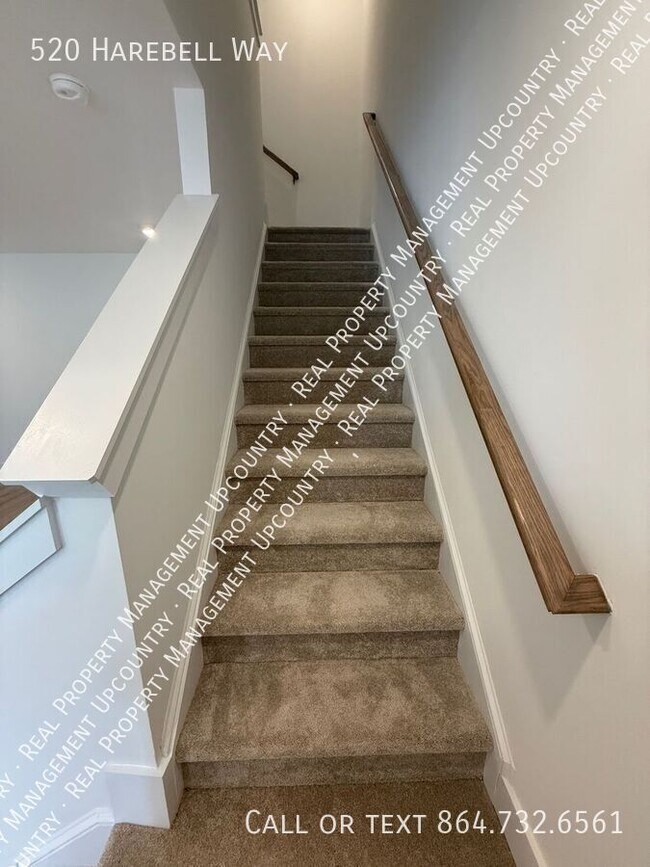 Building Photo - 520 Harebell Wy