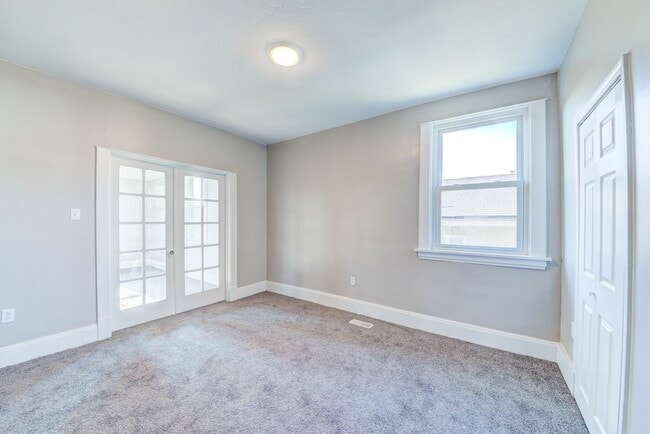 Building Photo - 426 Edgemont St