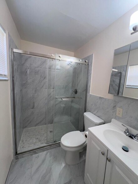 Building Photo - 7926 Burlwood Ln
