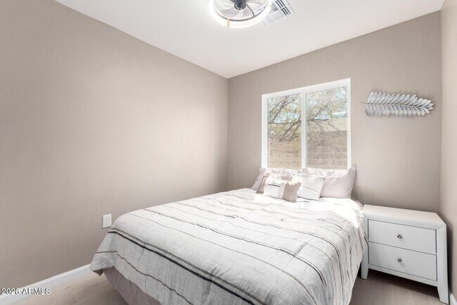 Building Photo - 510 N 10th St