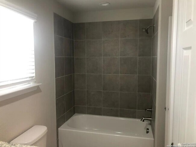 Building Photo - 1500 Lucille St