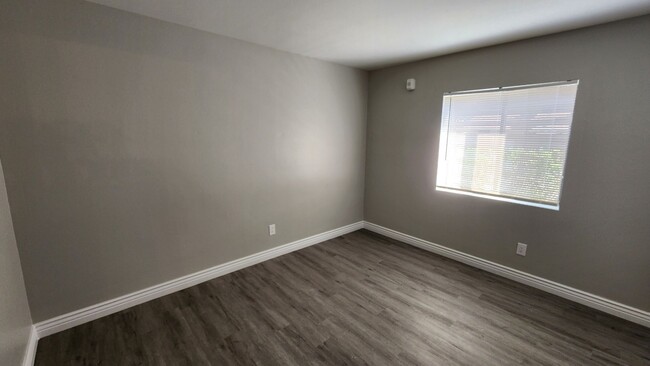 Building Photo - 2 Bedroom in the El Tovar Condominiums Nea...