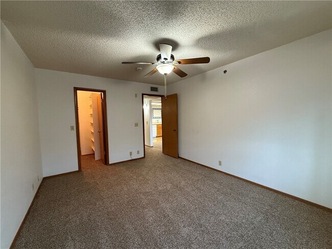 Building Photo - 2085 Mesquite Ave