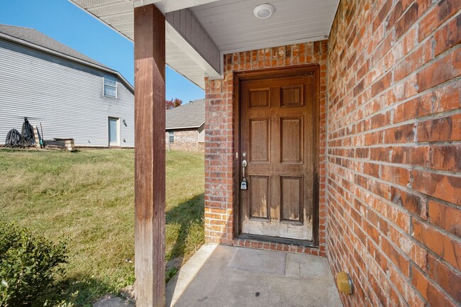 Building Photo - Updated Duplex in a perfect location!