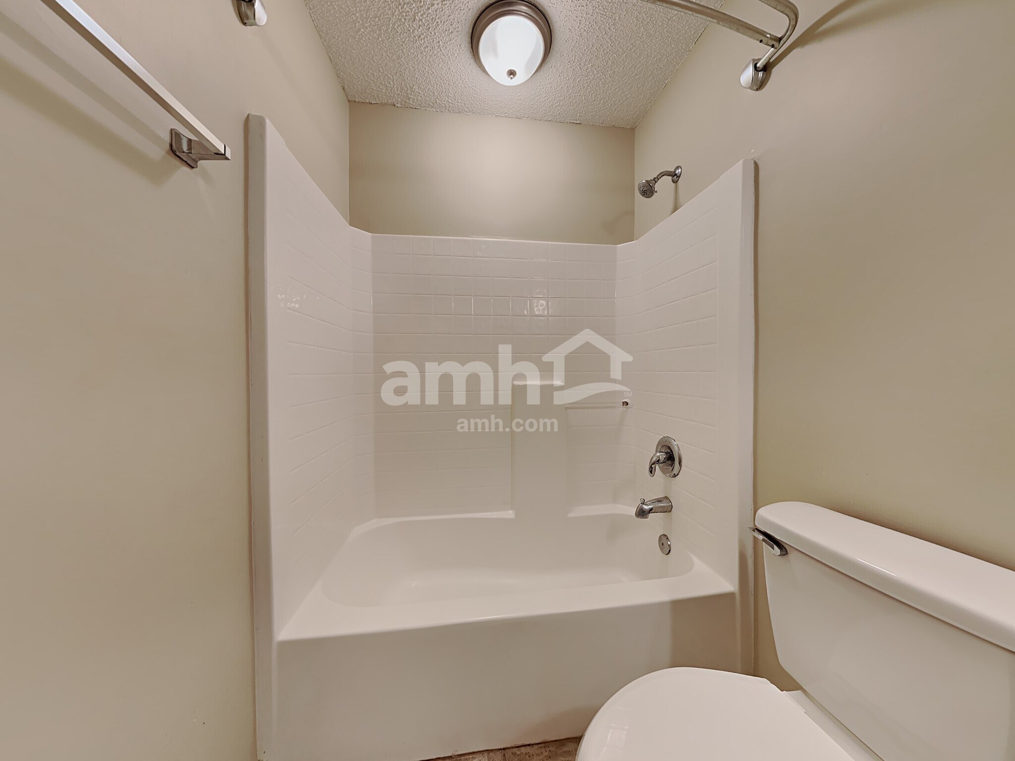 Building Photo - 2030 Clipstone Dr